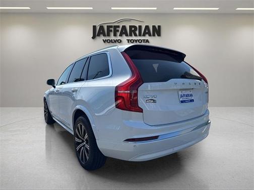 2025 Volvo XC90 B6 Plus 7-Seater