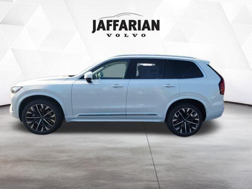 Crystal White Pearl 2026 Volvo XC90 B6 Ultra