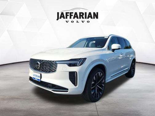 Crystal White Pearl 2026 Volvo XC90 B6 Ultra