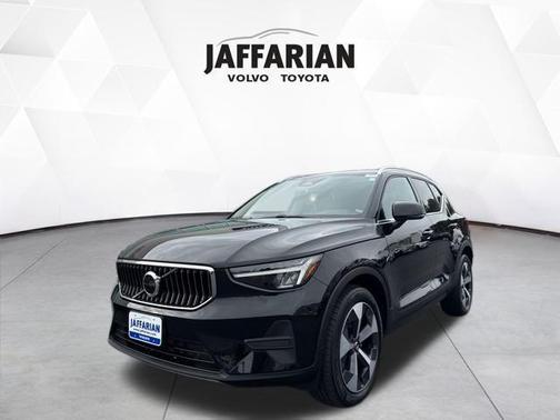 2024 Volvo XC40 B5 Core