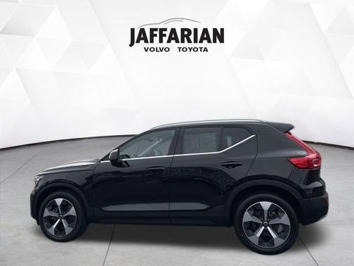 2024 Volvo XC40 B5 Core