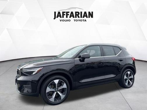 2024 Volvo XC40 B5 Core