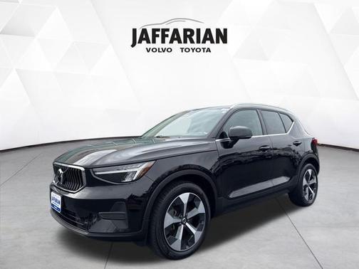 2024 Volvo XC40 B5 Core
