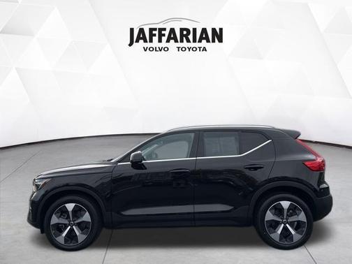 2024 Volvo XC40 B5 Core
