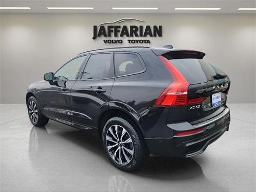 2025 Volvo XC60 B5 Plus