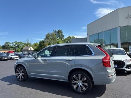 2024 Volvo XC90 Recharge Plug-In Hybrid T8 Plus Bright Theme 7 Passenger