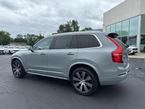 2024 Volvo XC90 Recharge Plug-In Hybrid T8 Plus Bright Theme 7 Passenger