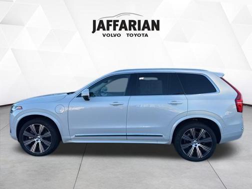 2025 Volvo XC90 Plug-In Hybrid T8 Ultra 7-Seater