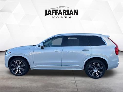 2025 Volvo XC90 Plug-In Hybrid T8 Ultra 7-Seater