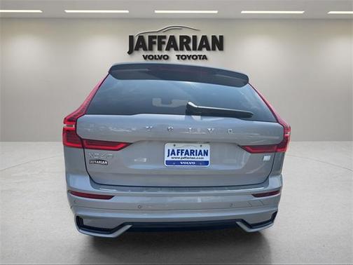2024 Volvo XC60 Recharge Plug-In Hybrid T8 Plus Dark Theme