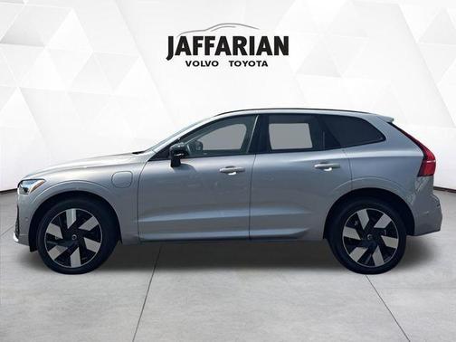 2024 Volvo XC60 Recharge Plug-In Hybrid T8 Plus Dark Theme
