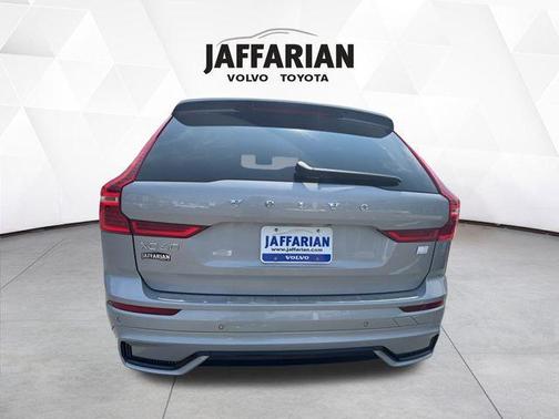 2024 Volvo XC60 Recharge Plug-In Hybrid T8 Plus Dark Theme