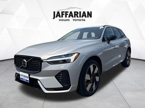2024 Volvo XC60 Recharge Plug-In Hybrid T8 Plus Dark Theme