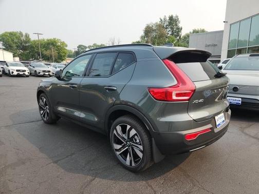 2026 Volvo XC40