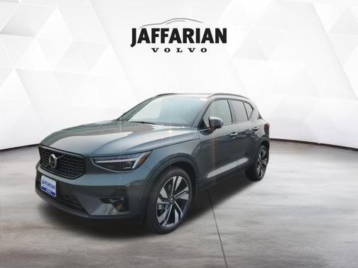 2026 Volvo XC40 B5 Ultra