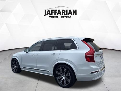 2024 Volvo XC90 B6 Ultimate Bright Theme 7-Seater
