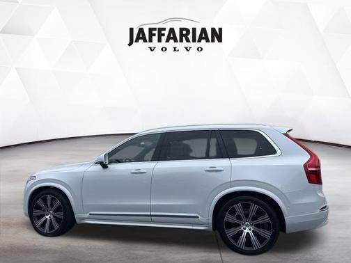 2024 Volvo XC90 B6 Ultimate Bright Theme 7-Seater