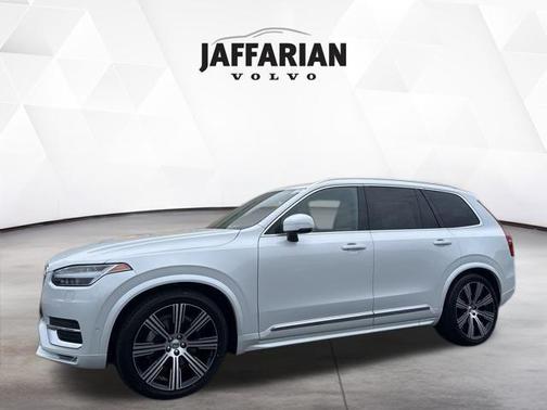2024 Volvo XC90 B6 Ultimate Bright Theme 7-Seater