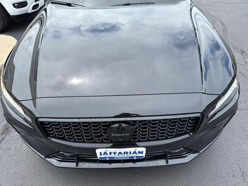 2024 Volvo S60 Recharge Plug-In Hybrid T8 Plus Black Edition