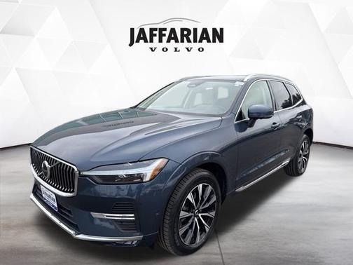 2023 Volvo XC60 B5 Plus Bright Theme