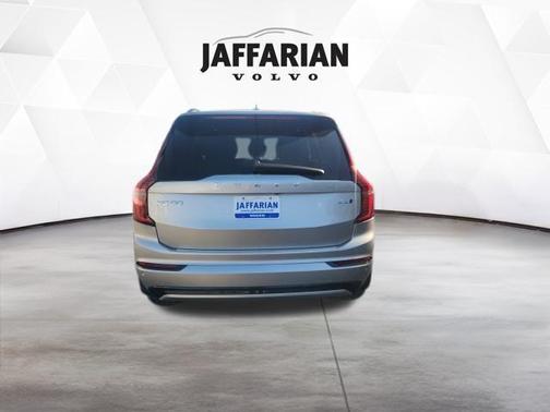 2026 Volvo XC90 B6 Ultra Dark Theme 7-Seater