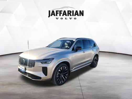 2026 Volvo XC90 B6 Ultra Dark Theme 7-Seater