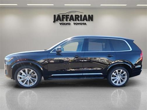 2025 Volvo XC90 B6 Plus 7-Seater