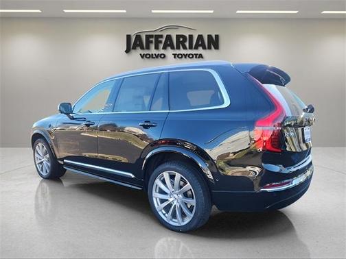 2025 Volvo XC90 B6 Plus 7-Seater