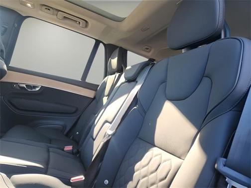 2025 Volvo XC90 B6 Plus 7-Seater