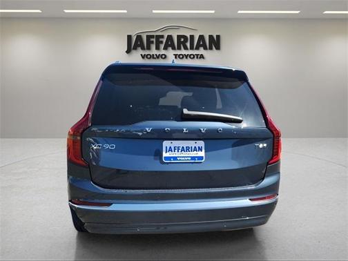 2025 Volvo XC90 Plug-In Hybrid T8 Plus 7-Seater