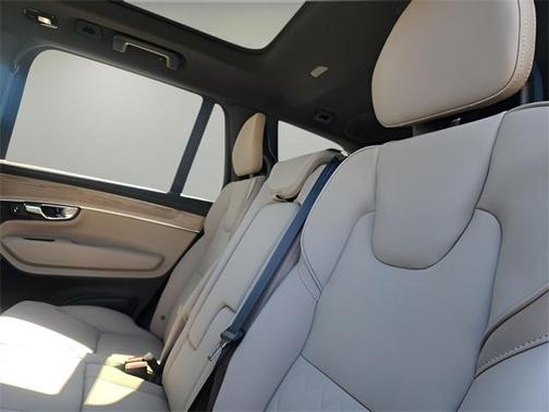 2025 Volvo XC90 Plug-In Hybrid T8 Plus 7-Seater