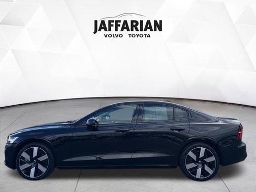 2024 Volvo S60 Recharge Plug-In Hybrid T8 Plus Dark Theme