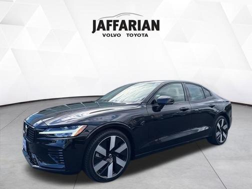 2024 Volvo S60 Recharge Plug-In Hybrid T8 Plus Dark Theme