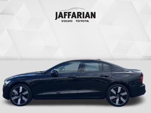 2024 Volvo S60 Recharge Plug-In Hybrid T8 Plus Dark Theme