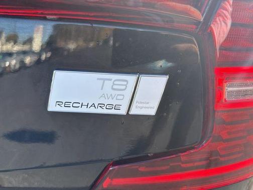 2024 Volvo S60 Recharge Plug-In Hybrid T8 Plus Dark Theme