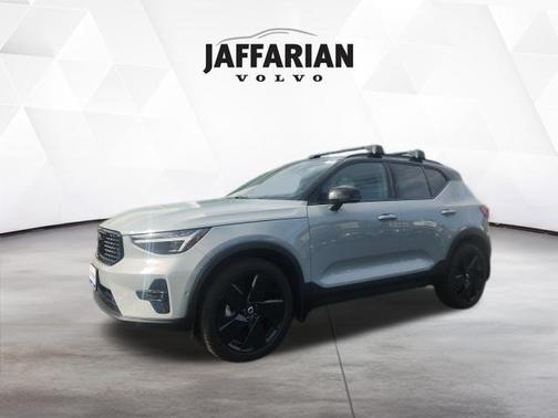 2026 Volvo XC40 B5 Ultra Black Edition