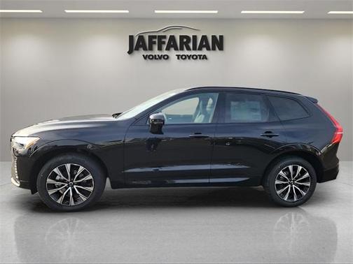 2025 Volvo XC60 B5 Core