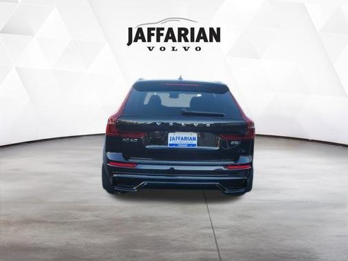 2026 Volvo XC60 B5 Ultra