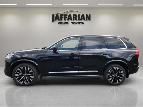 2025 Volvo XC90 B6 Plus 7-Seater