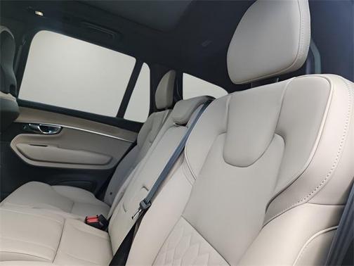 2025 Volvo XC90 B6 Plus 7-Seater