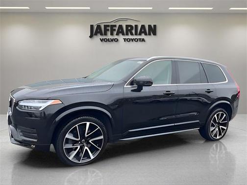 2021 Volvo XC90 T6 Momentum 7 Passenger