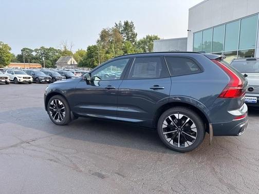 2026 Volvo XC60 B5 Plus