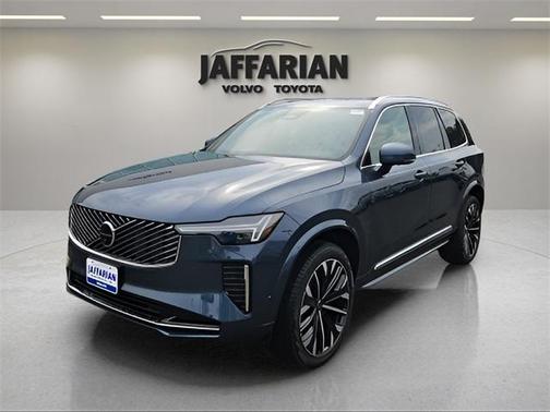 2025 Volvo XC90 B6 Plus 6-Seater