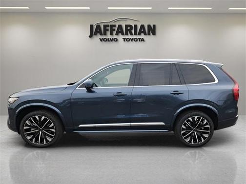 2025 Volvo XC90 B6 Plus 6-Seater