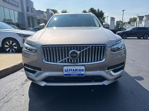 2024 Volvo XC90 Recharge Plug-In Hybrid T8 Ultimate Bright Theme 7-Seater