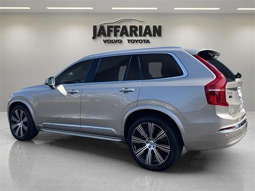 2024 Volvo XC90 Recharge Plug-In Hybrid T8 Ultimate Bright Theme 7-Seater
