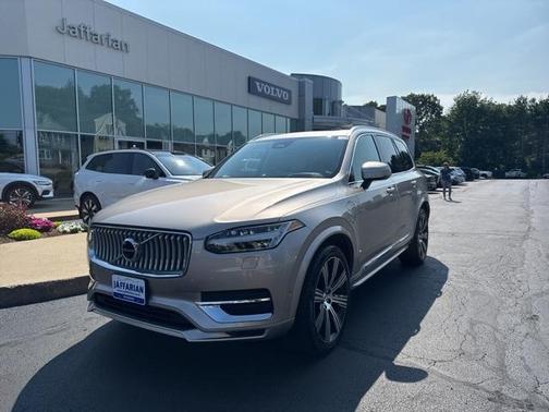 2024 Volvo XC90 Recharge Plug-In Hybrid T8 Ultimate Bright Theme 7-Seater
