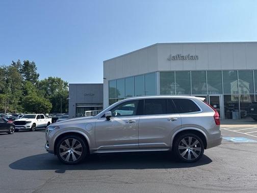 2024 Volvo XC90 Recharge Plug-In Hybrid T8 Ultimate Bright Theme 7-Seater