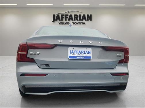 2024 Volvo S60 B5 Core Dark Theme