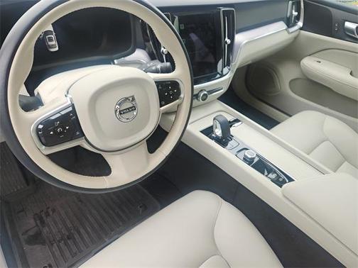 2024 Volvo S60 B5 Core Dark Theme